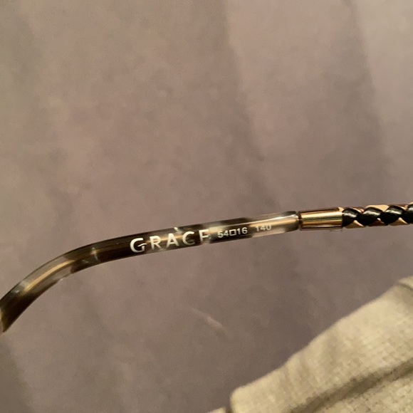 Glasses - Picture 6 of 8